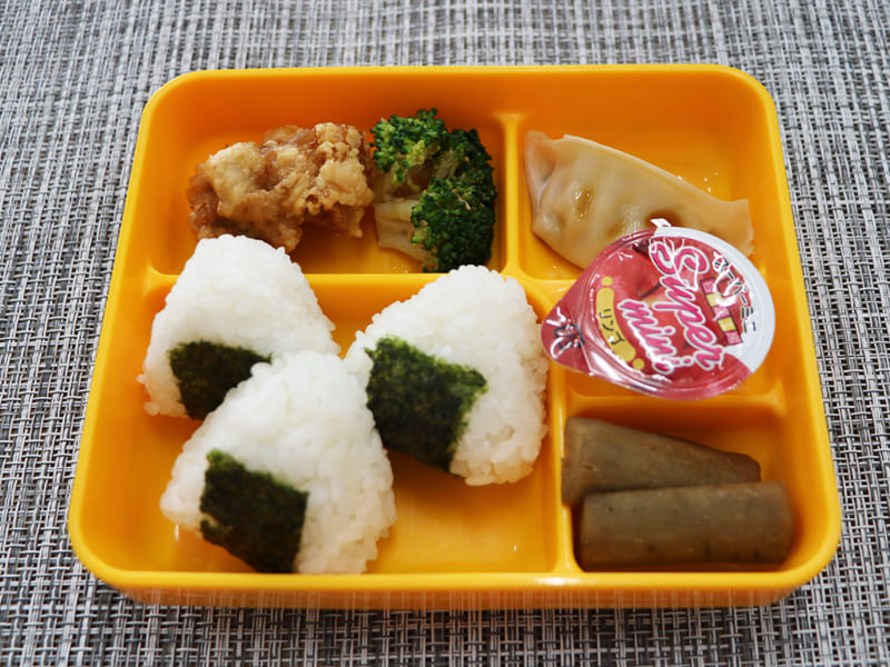 鶏のからあげおにぎり弁当